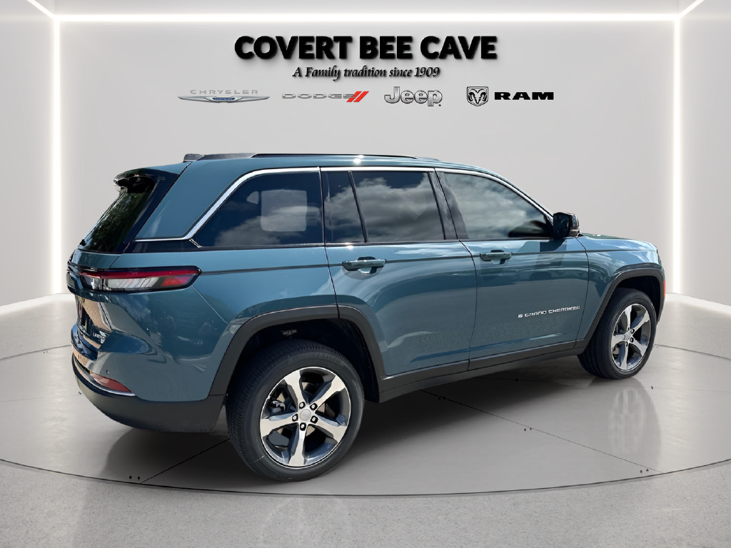 New 2026 Jeep Grand Cherokee Limited w/ Luxury Tech Group II RWD image 14