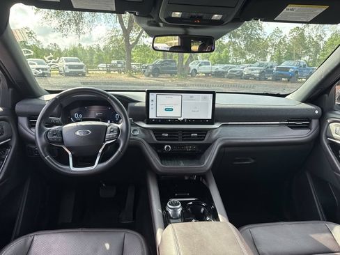 Certified 2025 Ford Explorer Platinum w/ LUX Leather Package AWD/4WD image 14