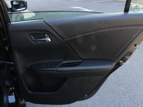 Used 2017 Honda Accord Sport Special Edition image 23