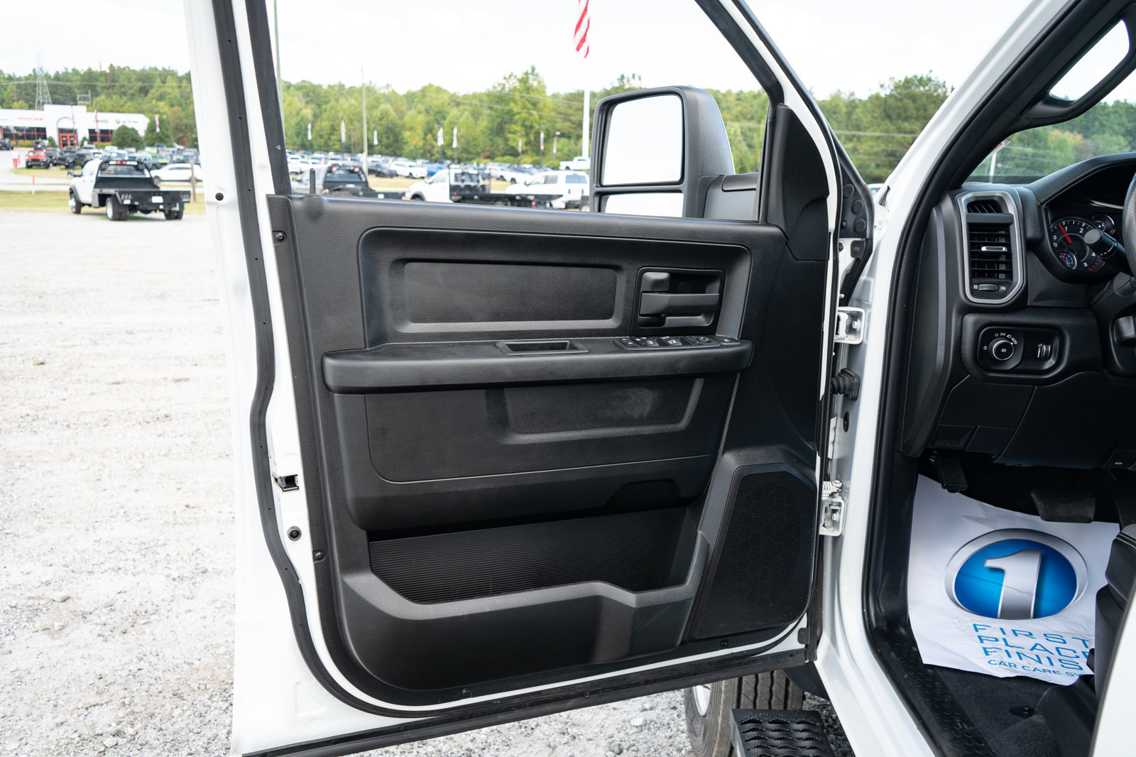 Used 2024 RAM 5500 Tradesman w/ Chrome Appearance Group AWD/4WD image 15