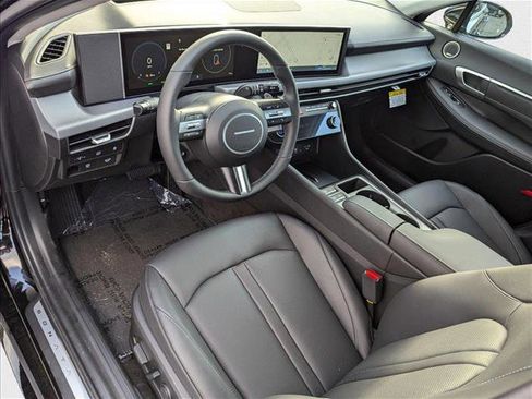 New 2025 Hyundai Sonata Limited image 3