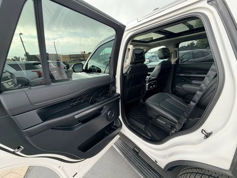 Used 2019 Ford Expedition Platinum AWD/4WD image 24