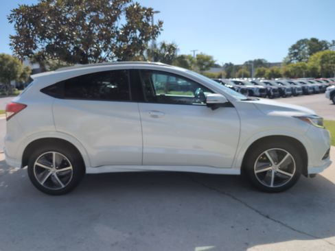 Used 2019 Honda HR-V Touring image 11