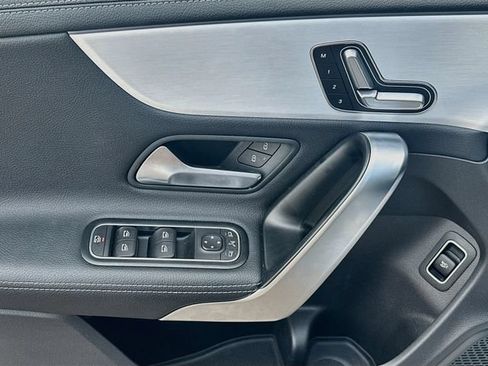 Used 2025 Mercedes-Benz CLA 250 4MATIC image 18