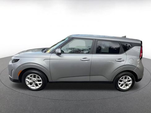 Used 2025 Kia Soul LX w/ LX Technology Package image 9