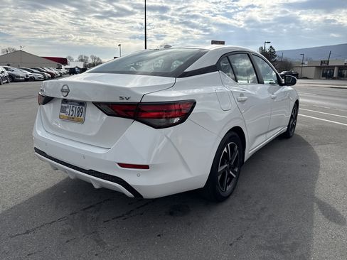 Used 2024 Nissan Sentra SV image 3