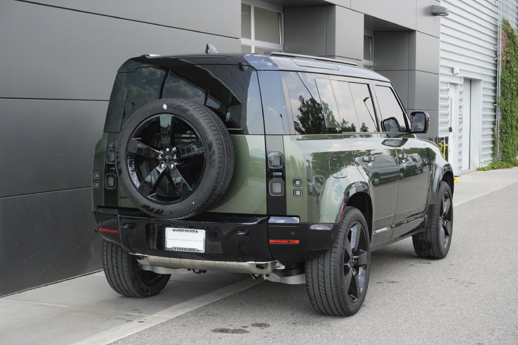 New 2026 Land Rover Defender 110 X-Dynamic SE AWD/4WD image 2