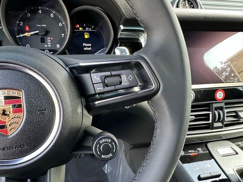 Certified 2025 Porsche Macan image 19