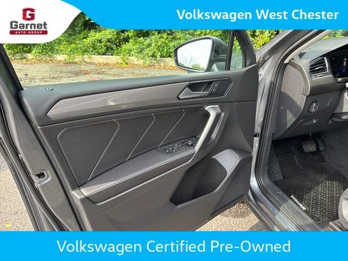 Certified 2023 Volkswagen Tiguan SE FWD image 11