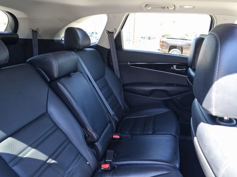Used 2020 Kia Sorento EX FWD image 18
