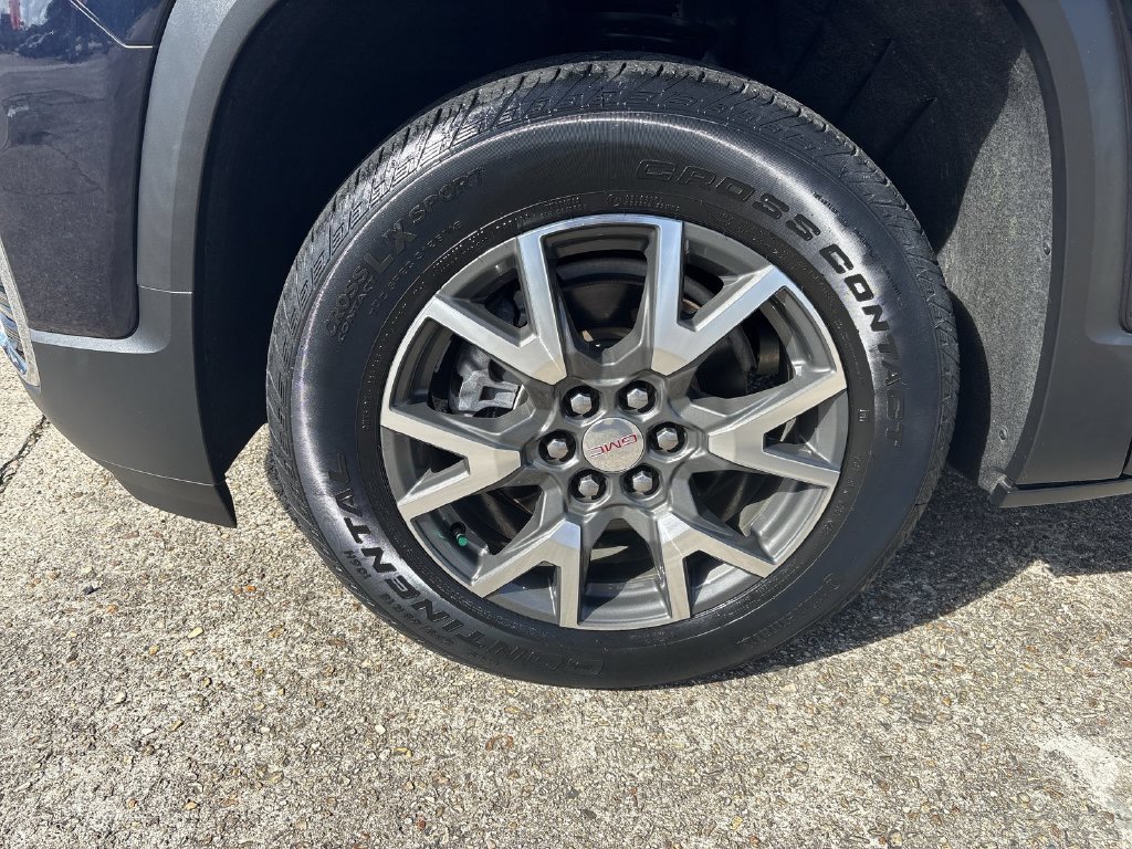 Used 2021 GMC Acadia SLE w/ Driver Convenience Package FWD image 12