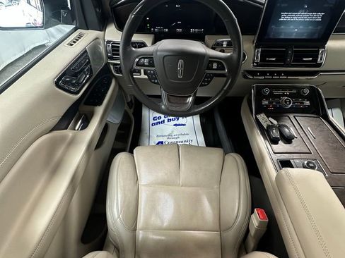 Used 2020 Lincoln Navigator Reserve w/ Luxury Package image 16