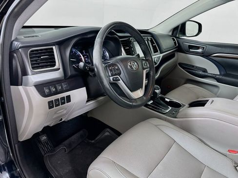 Used 2015 Toyota Highlander Limited image 9