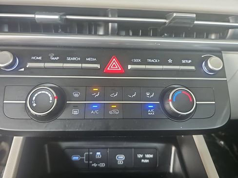 Certified 2025 Hyundai Tucson SE FWD image 23