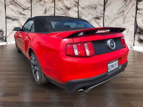 Used 2012 Ford Mustang GT Premium w/ Electronics Pkg RWD image 9
