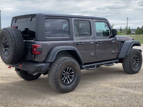 Used 2025 Jeep Wrangler Unlimited Rubicon w/ XTREMEE 35" Tire Package AWD/4WD image 8
