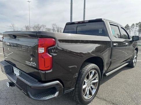 Used 2019 Chevrolet Silverado 1500 High Country w/ Technology Package image 2