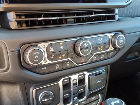 New 2026 Jeep Wrangler Unlimited Rubicon image 25