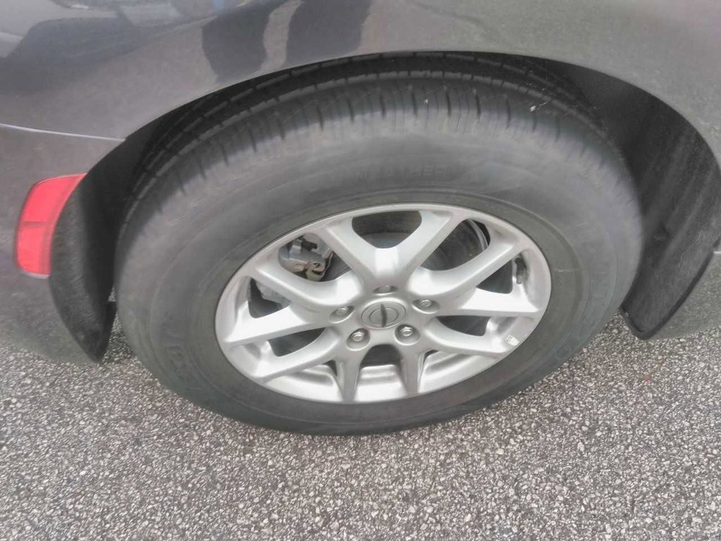Used 2023 Chrysler Voyager LX FWD image 4