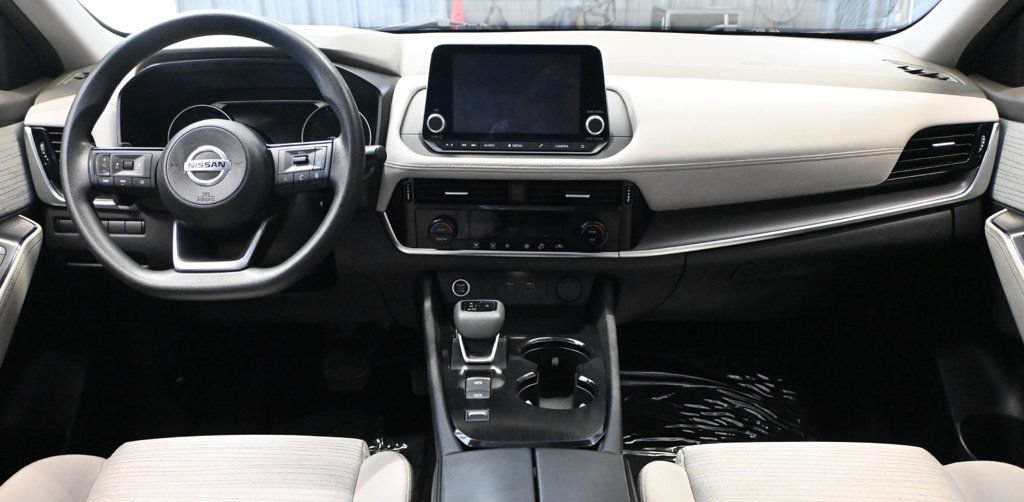 Used 2021 Nissan Rogue SV FWD image 11