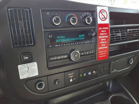 Used 2021 Chevrolet Express 3500 image 7