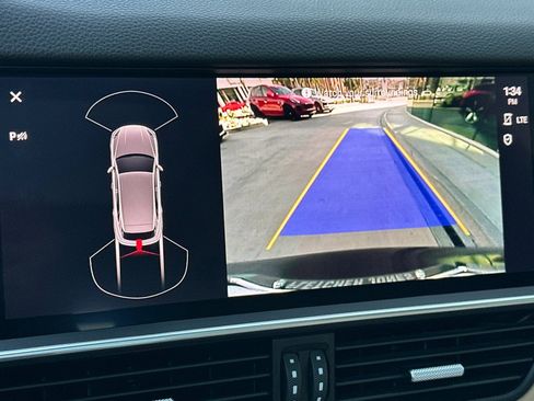 Used 2023 Porsche Cayenne Platinum Edition image 20