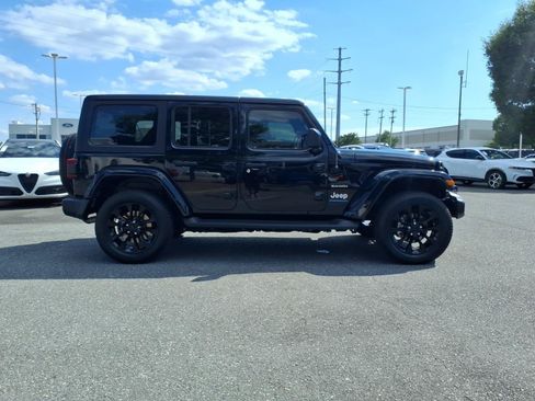 Used 2023 Jeep Wrangler Unlimited Sahara w/ Cold Weather Group AWD/4WD image 11