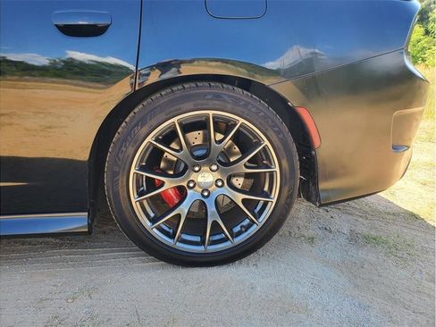 Used 2016 Dodge Charger SRT w/ Harman/Kardon Audio Group RWD image 8
