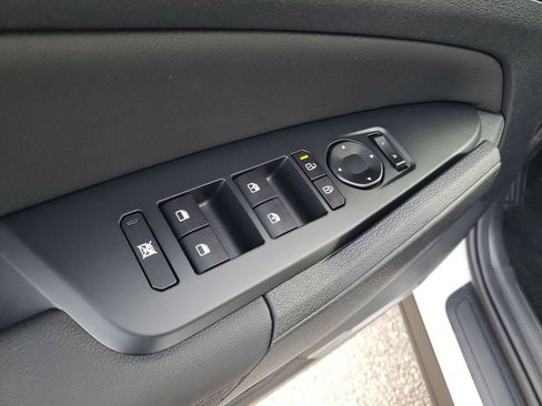 New 2026 Kia Sportage EX w/ EX Panorama Roof Package image 9