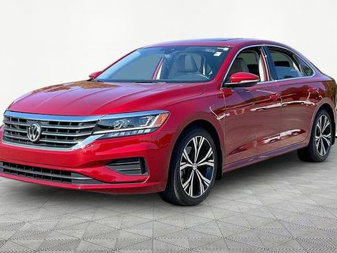 Used 2021 Volkswagen Passat 2.0T SE FWD image 3