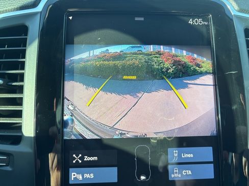 Certified 2022 Volvo XC90 T8 Inscription Expression w/ Climate Package image 25