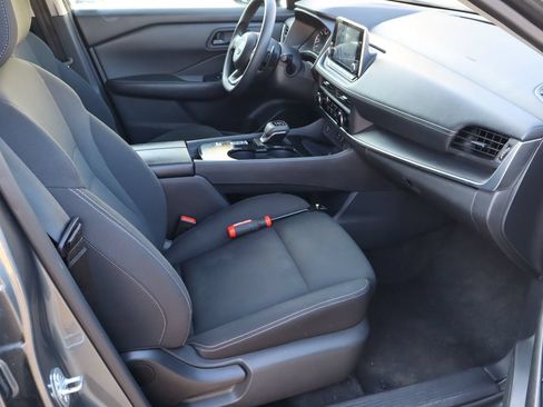 Used 2024 Nissan Rogue S FWD image 16