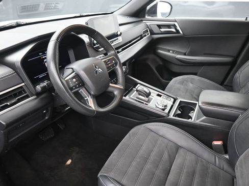 Used 2023 Mitsubishi Outlander SE AWD/4WD image 18
