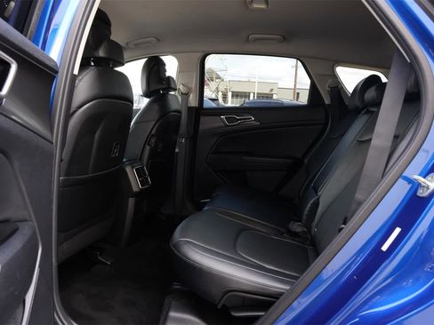 Used 2023 Kia Sportage EX image 19