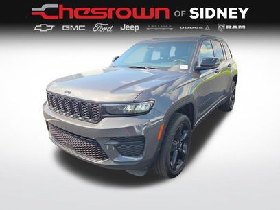 Used 2025 Jeep Grand Cherokee Altitude