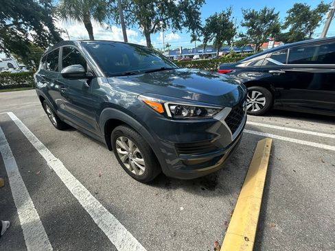 Used 2021 Hyundai Tucson SE w/ Cargo Package FWD image 2