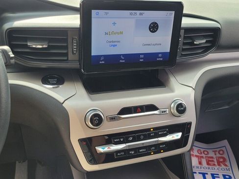 Used 2023 Ford Explorer XLT image 17