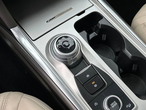 Used 2023 Ford Explorer Platinum w/ Equipment Group 601A image 22