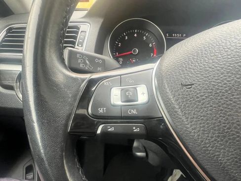 Used 2018 Volkswagen Passat 2.0T SE image 11