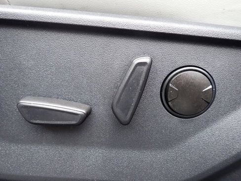 Certified 2025 Ford Expedition Max Platinum image 24