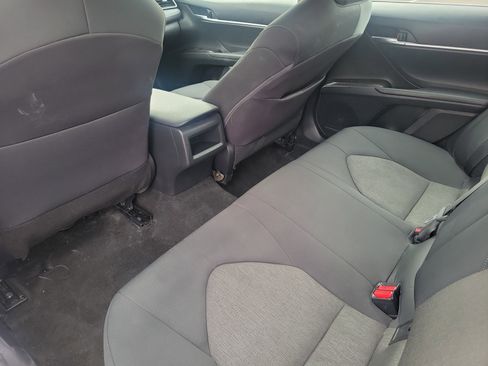 Used 2022 Toyota Camry LE image 9