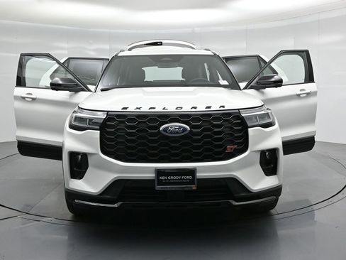 New 2026 Ford Explorer ST image 30
