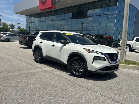 Used 2023 Nissan Rogue S FWD image 2