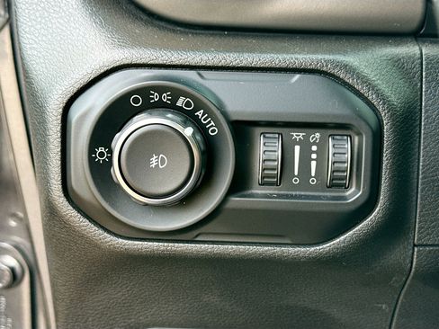 Used 2019 Jeep Wrangler Unlimited Sport S image 31