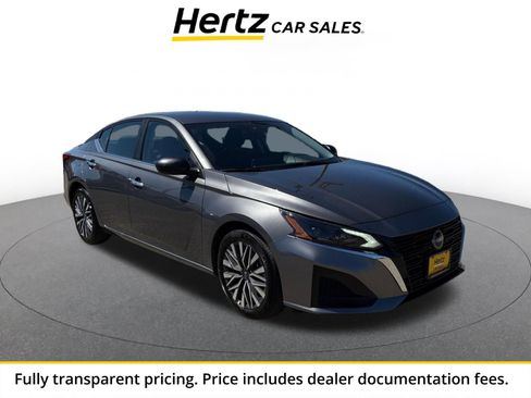 Used 2025 Nissan Altima 2.5 SV FWD image 1