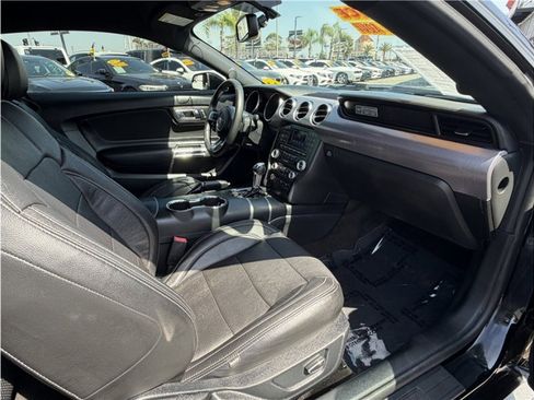 Used 2016 Ford Mustang Coupe image 21