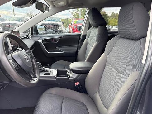 Used 2023 Toyota RAV4 LE image 17