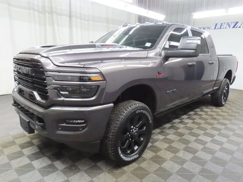 Used 2026 RAM 2500 Laramie AWD/4WD image 9