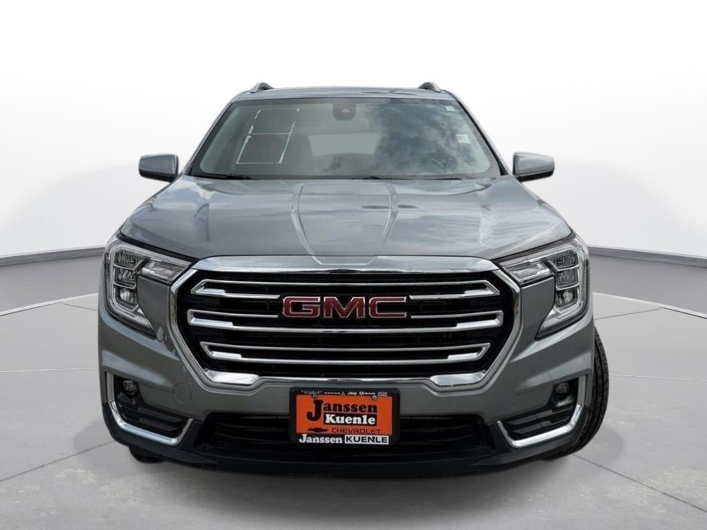 Used 2024 GMC Terrain SLT AWD/4WD image 3
