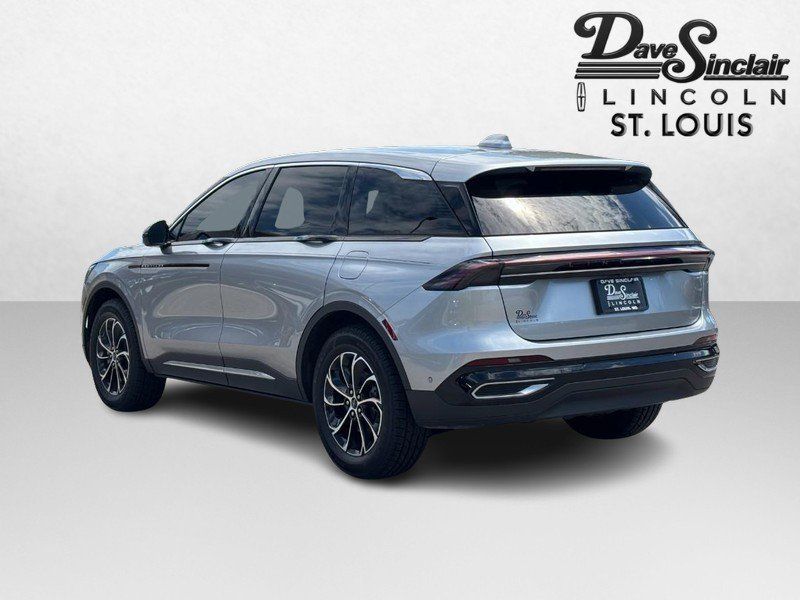Certified 2024 Lincoln Nautilus Premier AWD/4WD image 5